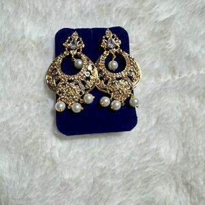 Elegant Gold and Pearl Earrings